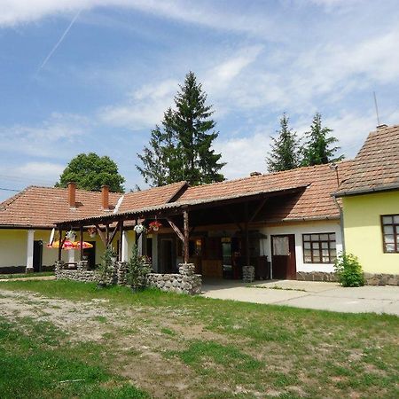 Toldi Vendégház Hotel Felsőtold Kültér fotó